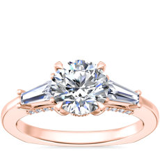 新款 18k 玫瑰金 Bella Vaughan 尖顶长方形三石订婚戒指（3/8 克拉总重量）